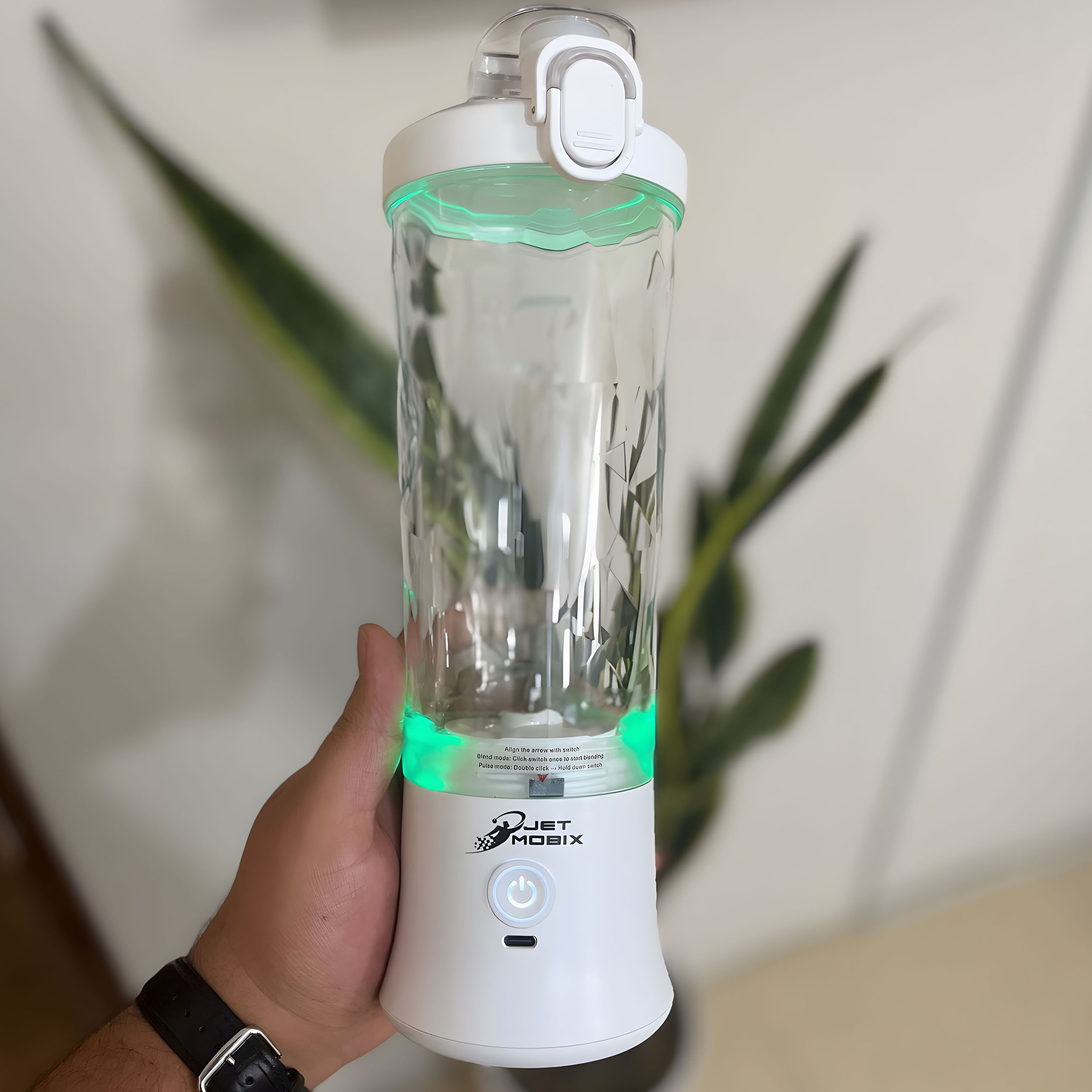 3ef6fd99a04089d357daa4ee88cb9d78188c4185_1740149306-1.jpg شیکر جت موبیکس مدل شارژی کد A9 گنجایش 0.6 لیتر - Image 1